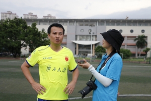 4号场地教工宝骏队21号球员余云宇 第一轮:余云宇(教工宝骏)