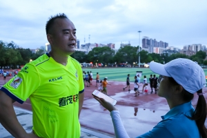 2号场地春茂电气队30号球员李慰 第一轮:李蔚(春茂电气)